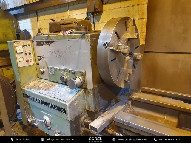 Used BINNS & BERRY TRIDENT L850 Lathes for sale - spindle and 4-way toolpost area