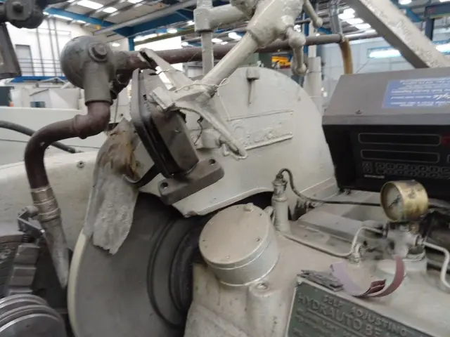 Used CHURCHILL CYLINDRICAL GRINDER — photo 3
