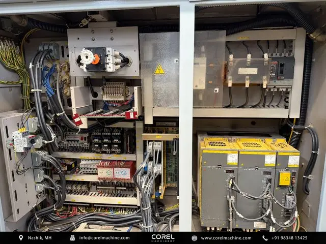 Used DOOSAN DOOTURN 4 CNC Turning Centers Slant Bed for sale - tailstock and bed area