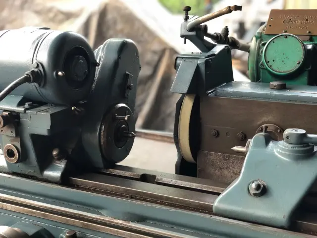 Used JONES SHIPMAN 1212 MANUAL CYLINDRICAL GRINDER — photo 3