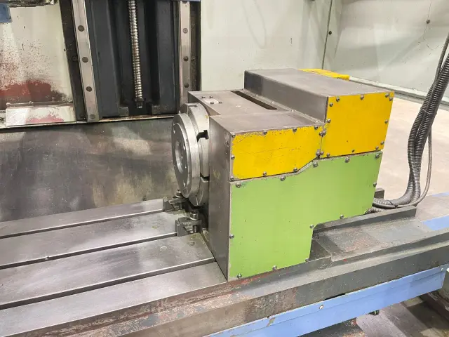 Used LEADWELL 25 VMC (4-Axis) — photo 2