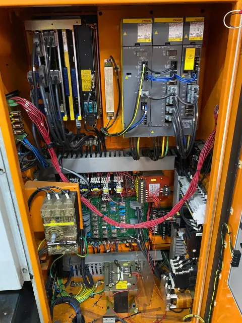 Used LEADWELL CT 200 CNC TURNING CENTER WITH BARFEED — photo 5