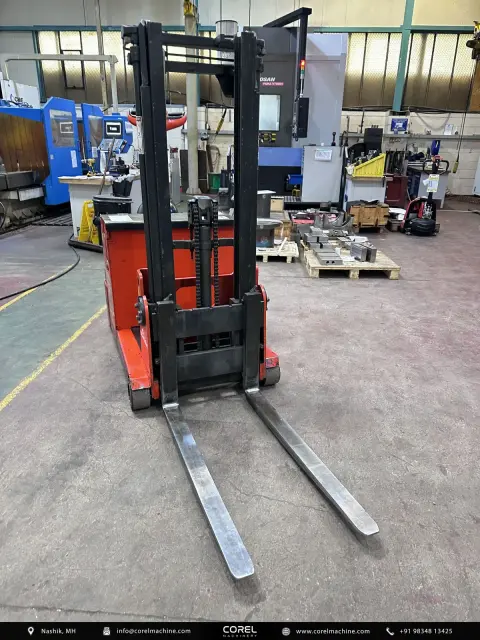 Used Linde L10 AC Battery Operated Walk-Behind High Reach Truck — photo 6