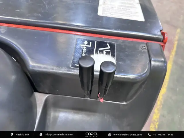 Used Linde L10 AC Battery Operated Walk-Behind High Reach Truck — photo 8