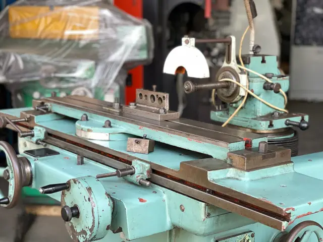 Used TOS TOOL & CUTTER GRINDER — photo 3