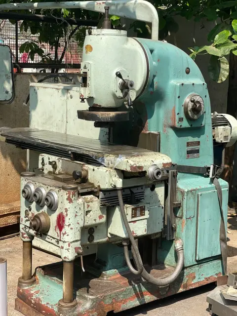 Used TOS VERTICAL MILLING MACHINE — photo 1