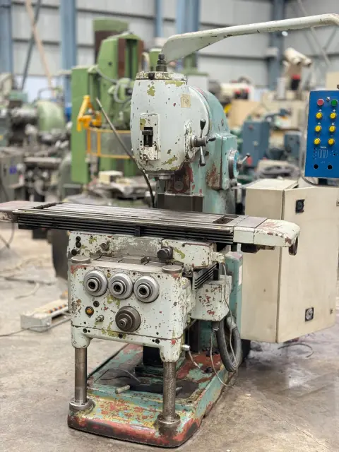 Used TOS VERTICAL MILLING MACHINE — photo 1
